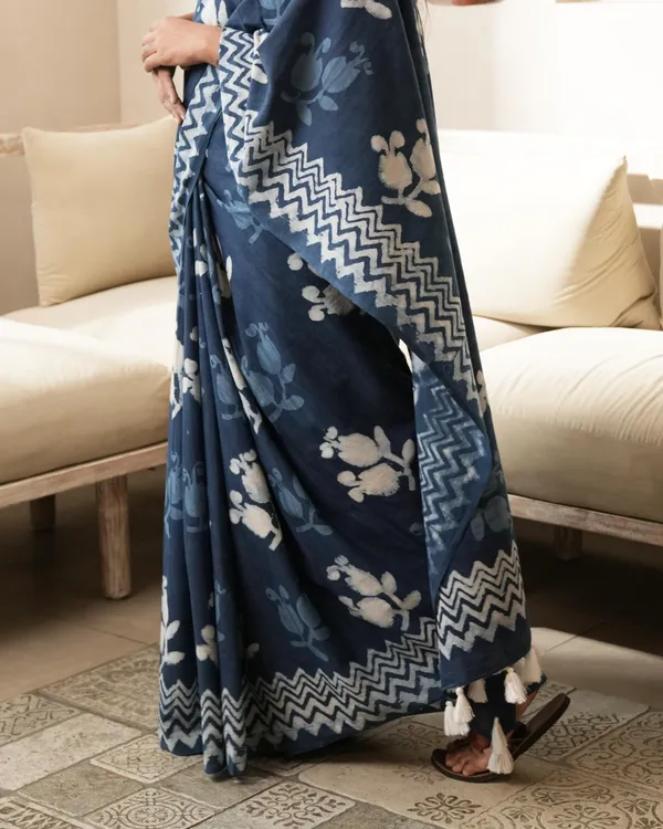 Indigo_Cotton_Dabu_Butta_Print_Mul_Saree_For_Women